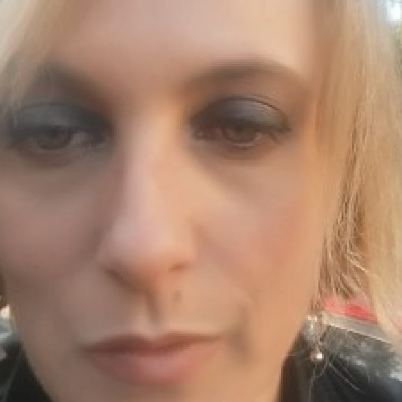 Profile picture of Nadia-Antoinette
